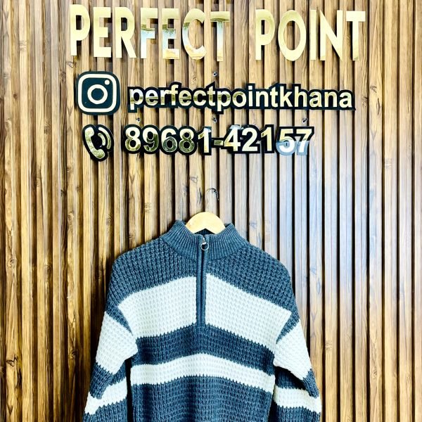 Half Zipper Top With Lines