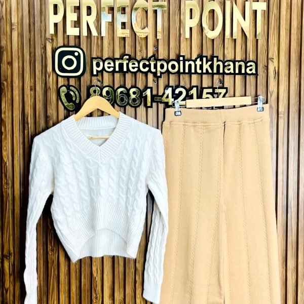 V Neck Top With Neeted Qulotes