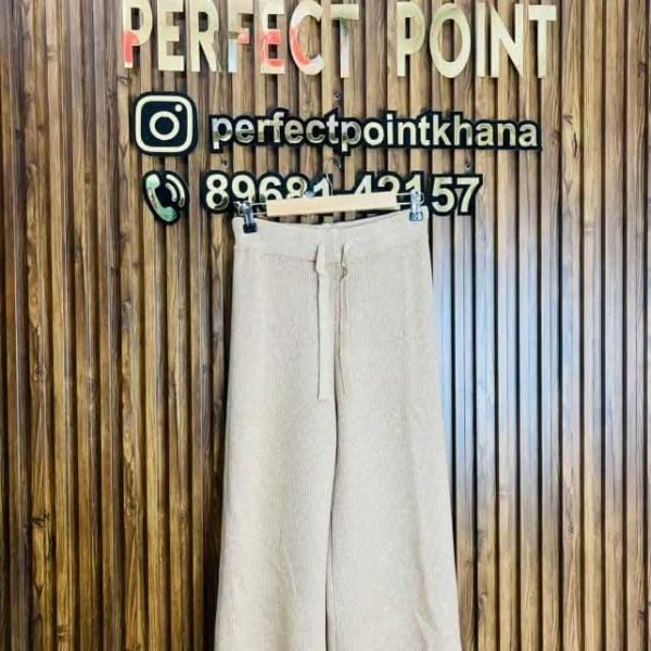 Straight Qlotes With Warm Fabric